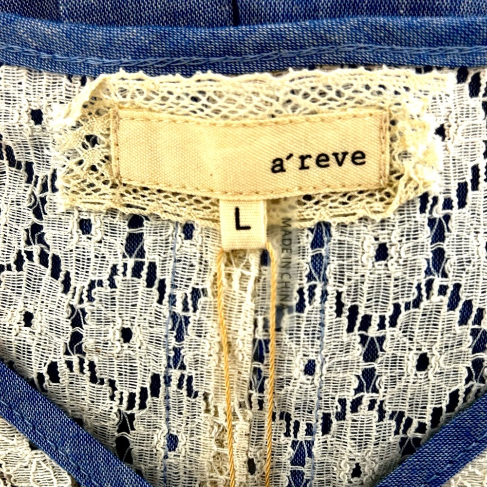 🌸NWT Women’s Handmade Chambray Lace Long Sleeve Top. Size: Large - Picture 7 of 11